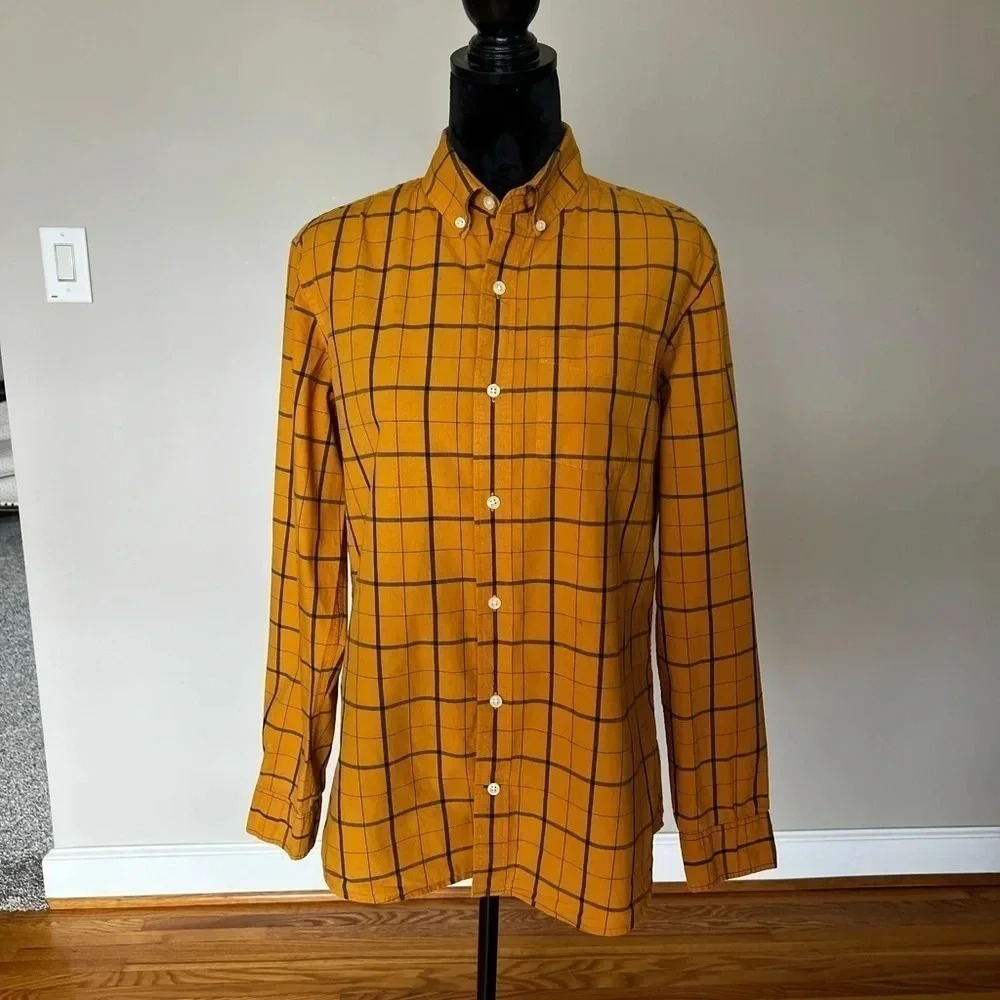 GAP men’s button down shirt